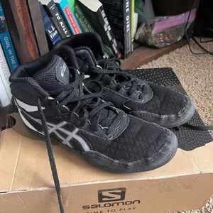 Boys wrestling shoes